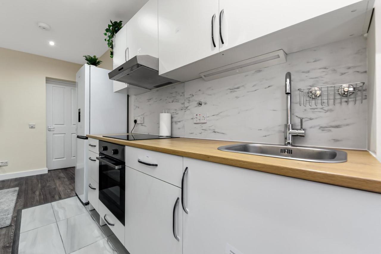 Family Friendly, Zone 2, 2 Beds, Overground لندن المظهر الخارجي الصورة