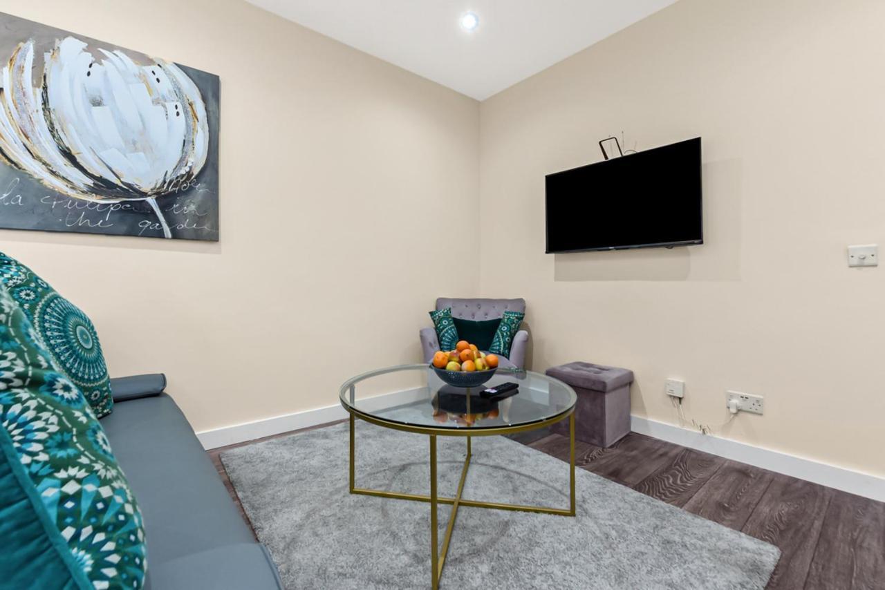Family Friendly, Zone 2, 2 Beds, Overground لندن المظهر الخارجي الصورة